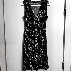 NWOT Hail3y:23 Womens Dress Size M Floral  Pullover Sleeveless Faux Wrap V-Neck